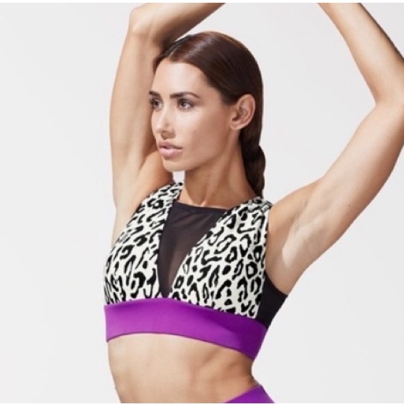 Sports bra and scrunch bum shorts set or individual - Picture 3 of 8